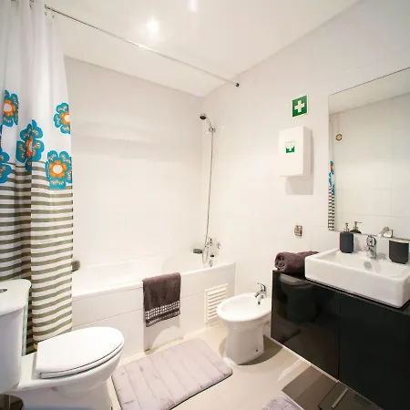 Modern In With Swimming Pool 公寓