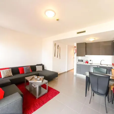 Διαμέρισμα Modern In With Swimming Pool *